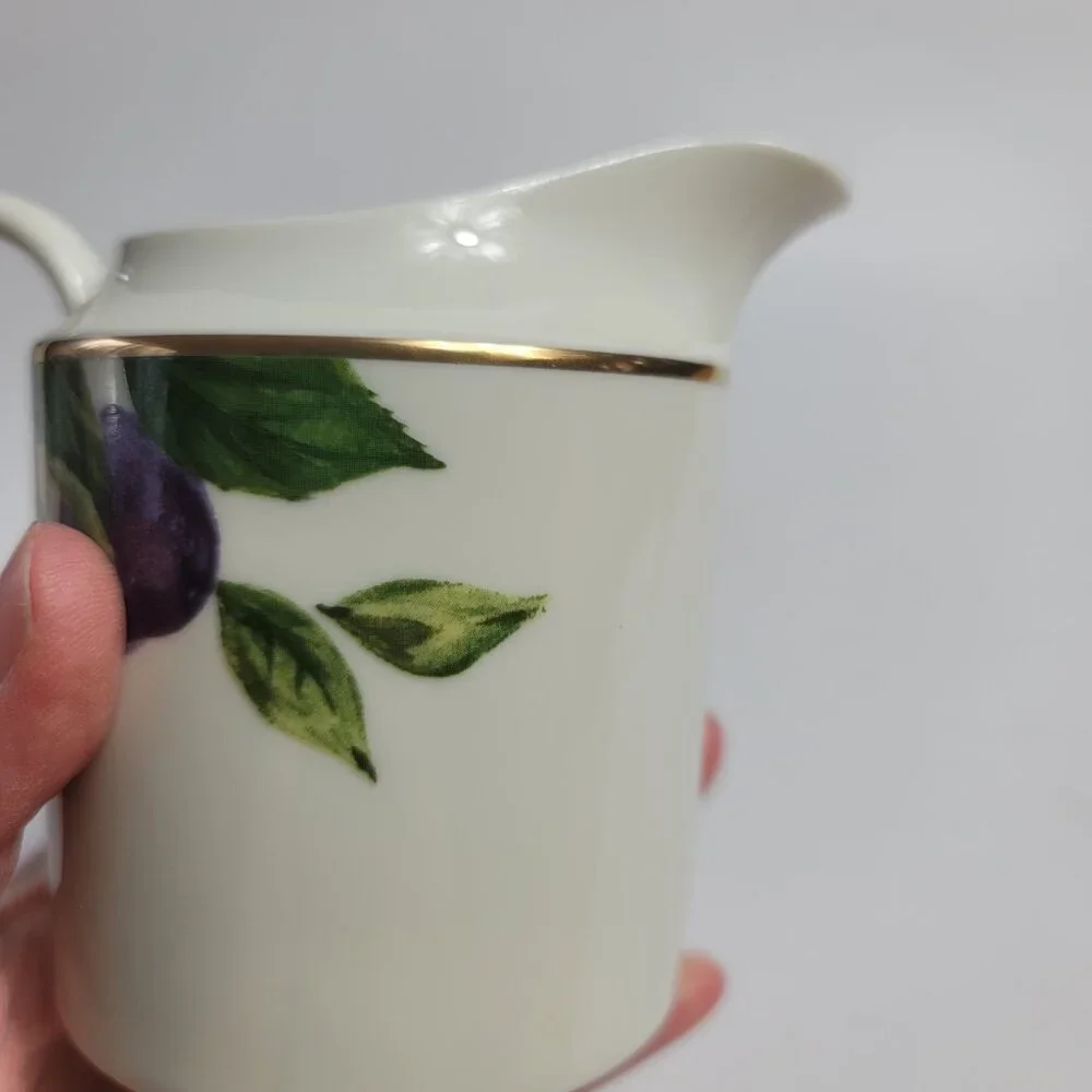 Mikasa Plum Court L3132 Creamer White with Purple Plums and Green Leaves